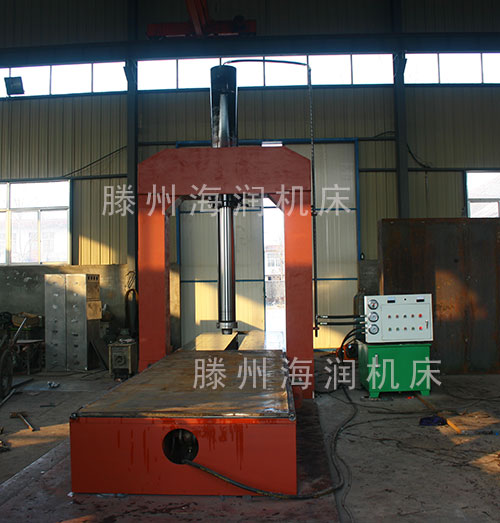 Y42-200T龍門液壓機(jī)